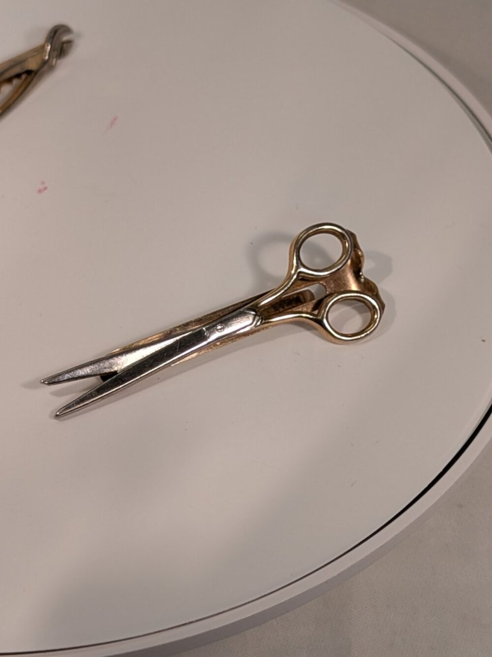 HANDYMAN 3 Tie Clips Saw Wrench Scissors/Snips (this one marked SWANK) - Picture 11 of 13